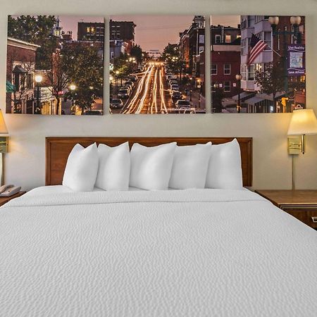 Days Inn By Wyndham Dubuque Luaran gambar