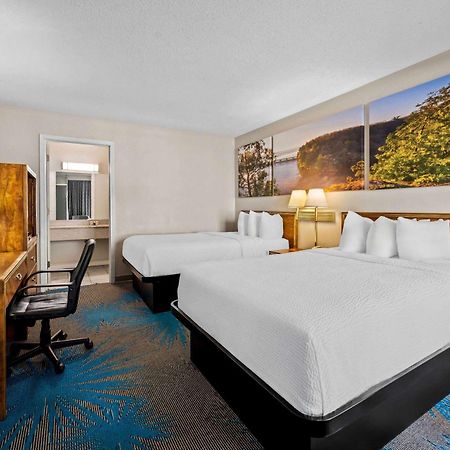 Days Inn By Wyndham Dubuque Luaran gambar