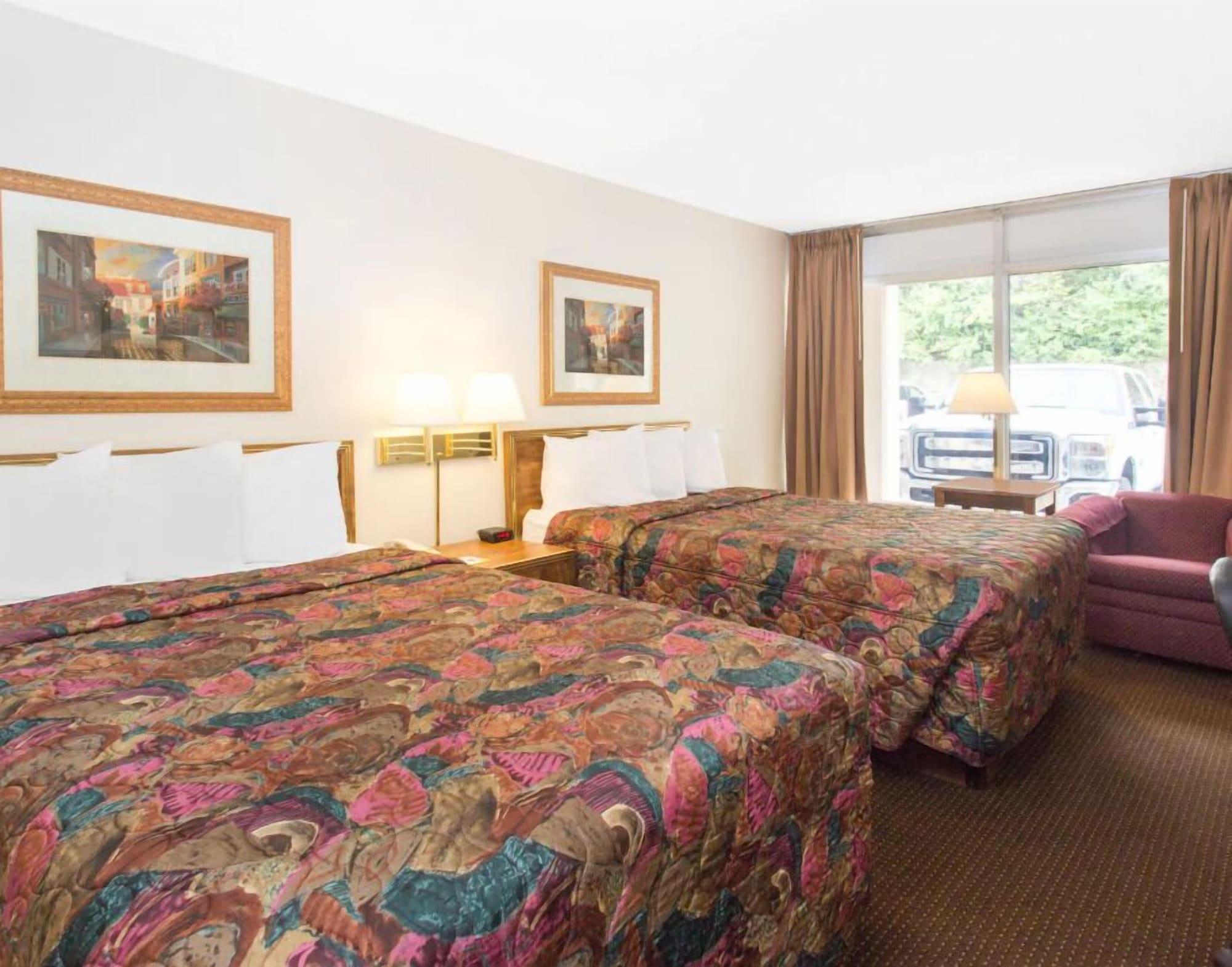 Days Inn By Wyndham Dubuque Luaran gambar