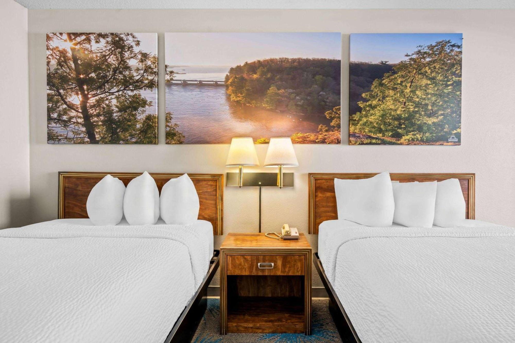 Days Inn By Wyndham Dubuque Luaran gambar
