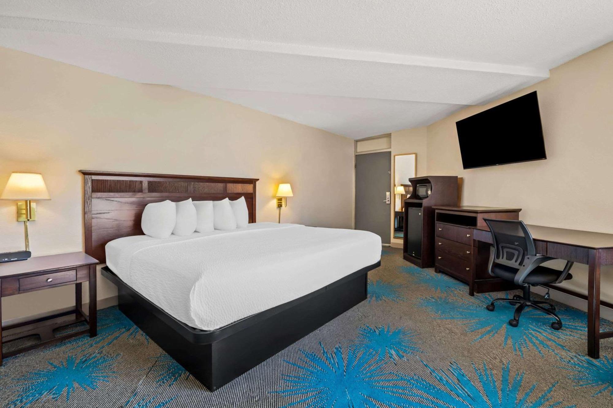 Days Inn By Wyndham Dubuque Luaran gambar